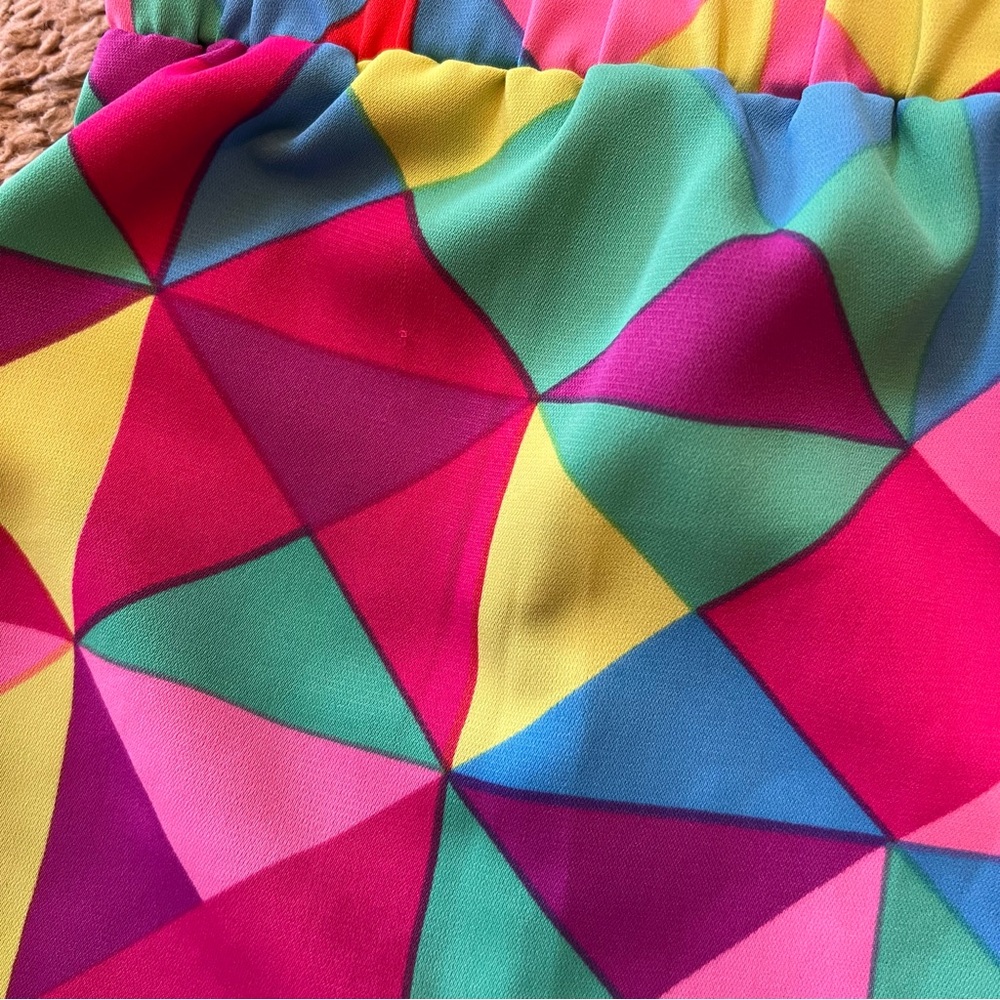 Colorful Geometric Patterned Shorts - Picture 8 of 8